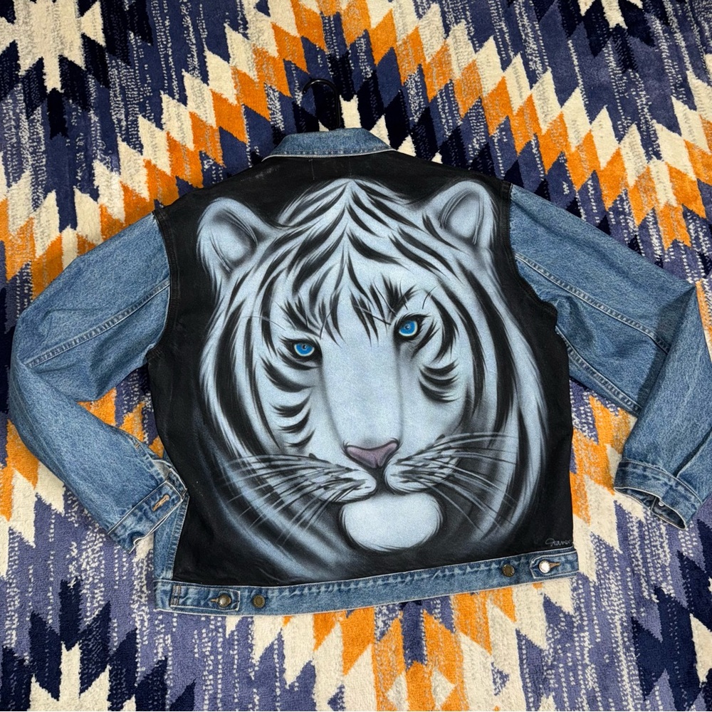 Vintage Siegfried & Roy Denim Tiger Painted Jacket The Mirage Casino Las Vegas